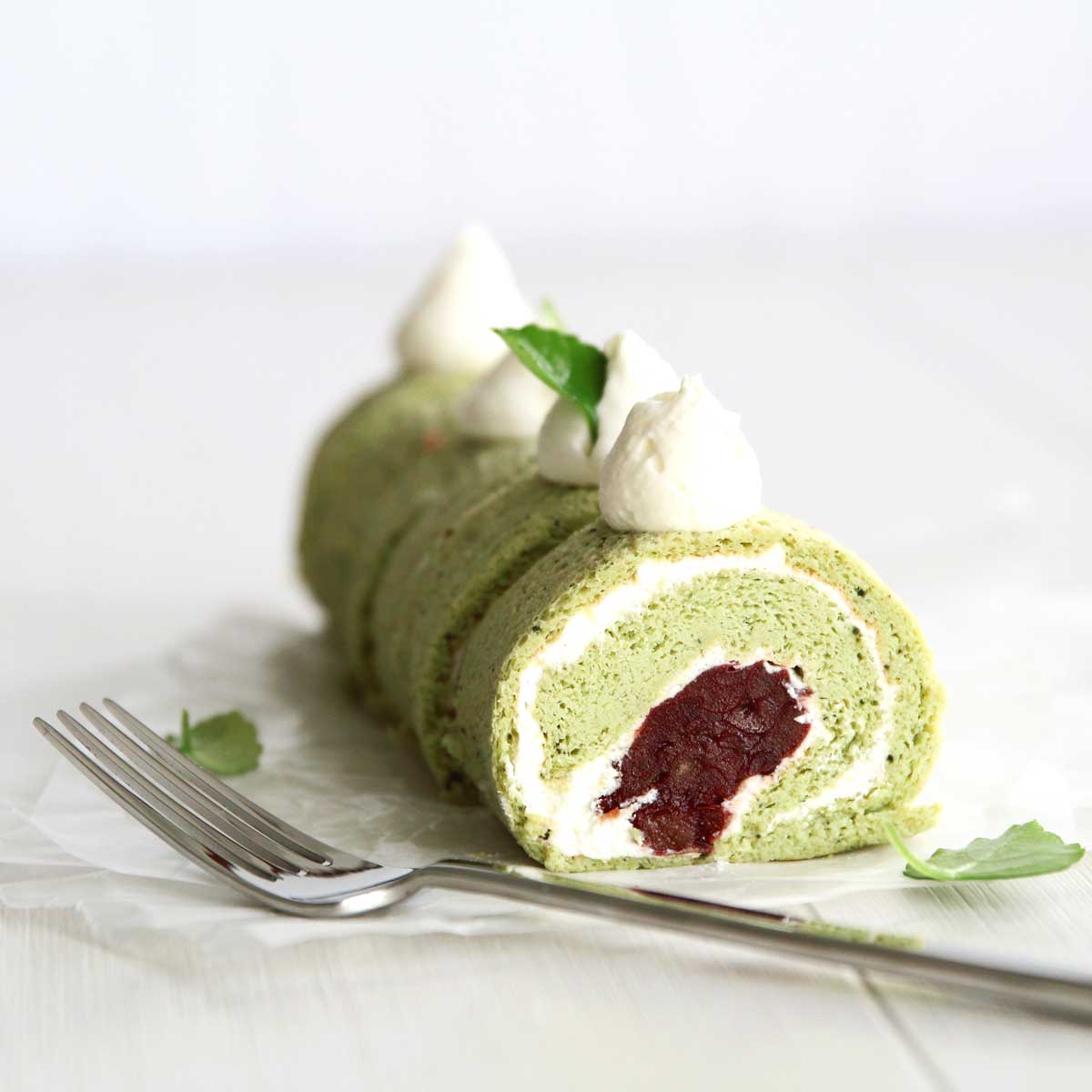Japanese Matcha Roll Cake: A Light and Airy Dessert with Subtle Green Tea Flavor