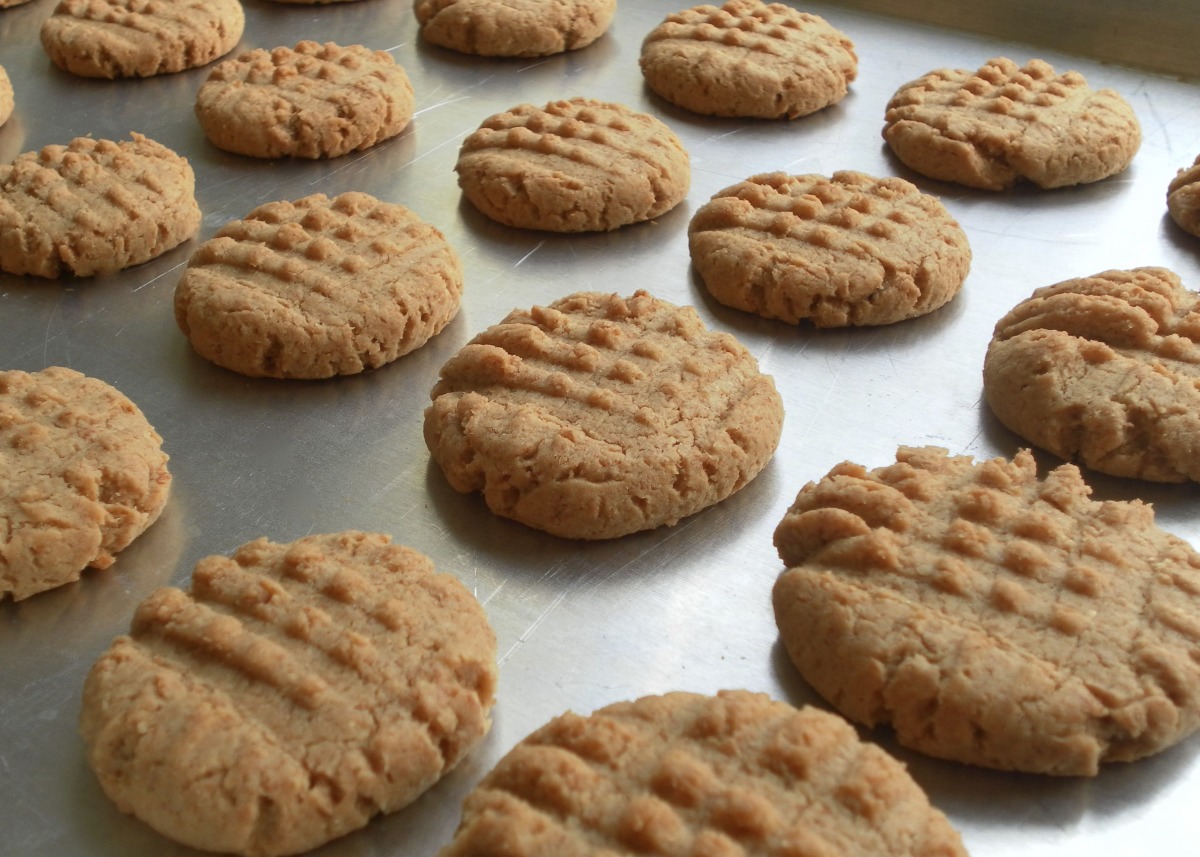 Easy Peanut Butter Cookies with Whole Wheat Flour for a Nutritious Treat
