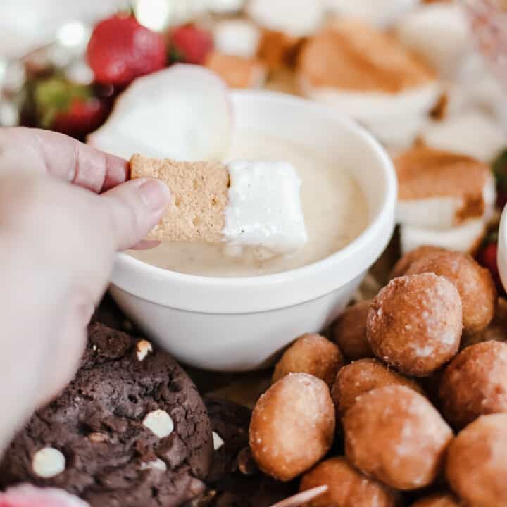 Cheesecake Fondue Recipe: Creamy and Delicious Dessert for Any Occasion