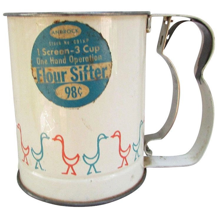 Androck Flour Sifter 3-Cup Design: Vintage Kitchen Essential for Perfect Baking Results