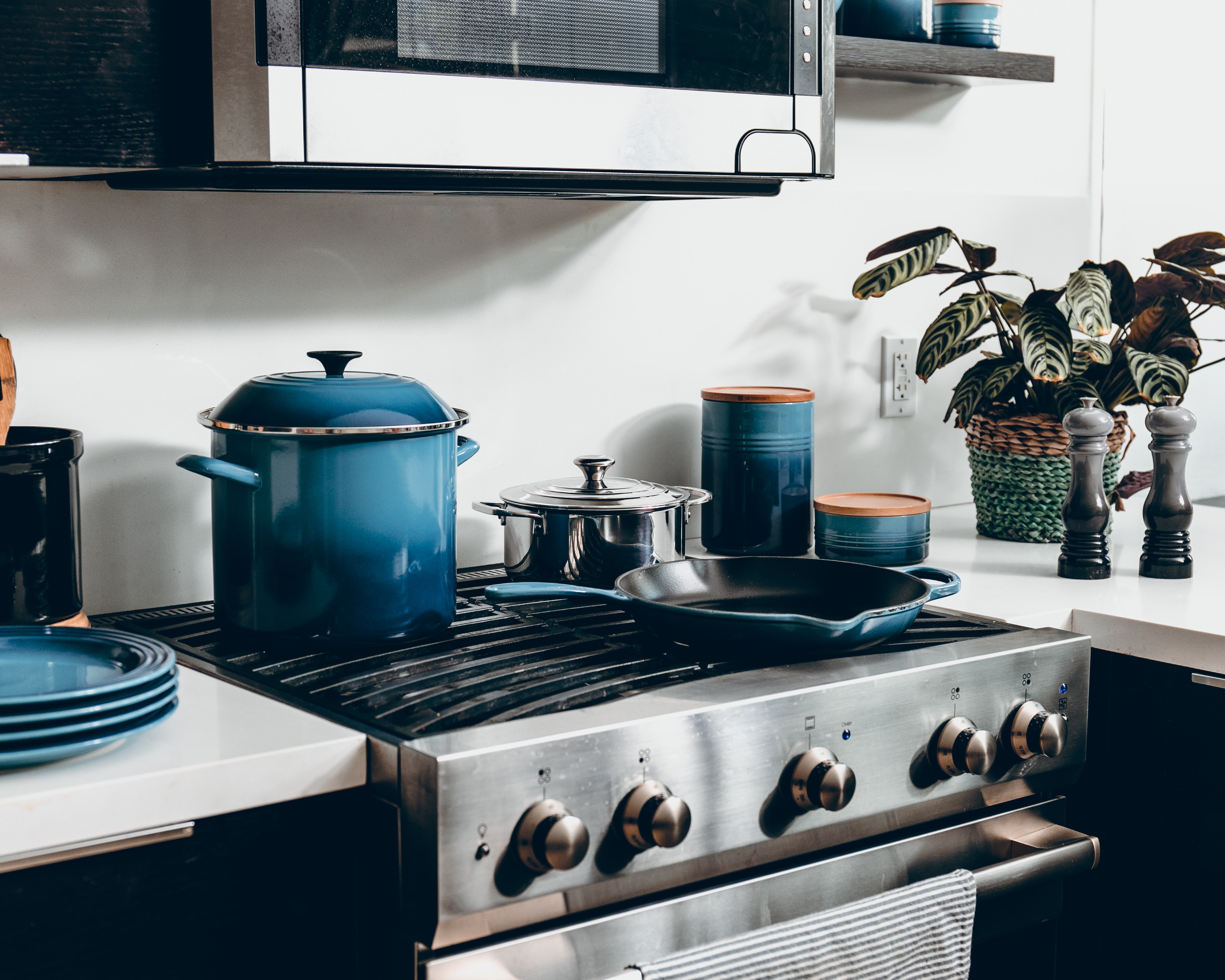Why a Double Oven Gas Range is the Ultimate Kitchen Upgrade
