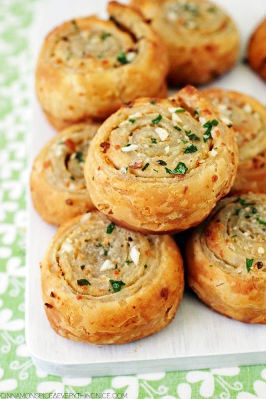 Irresistible Puff Pastry Garlic Bread: Quick, Savory & Perfectly Flaky