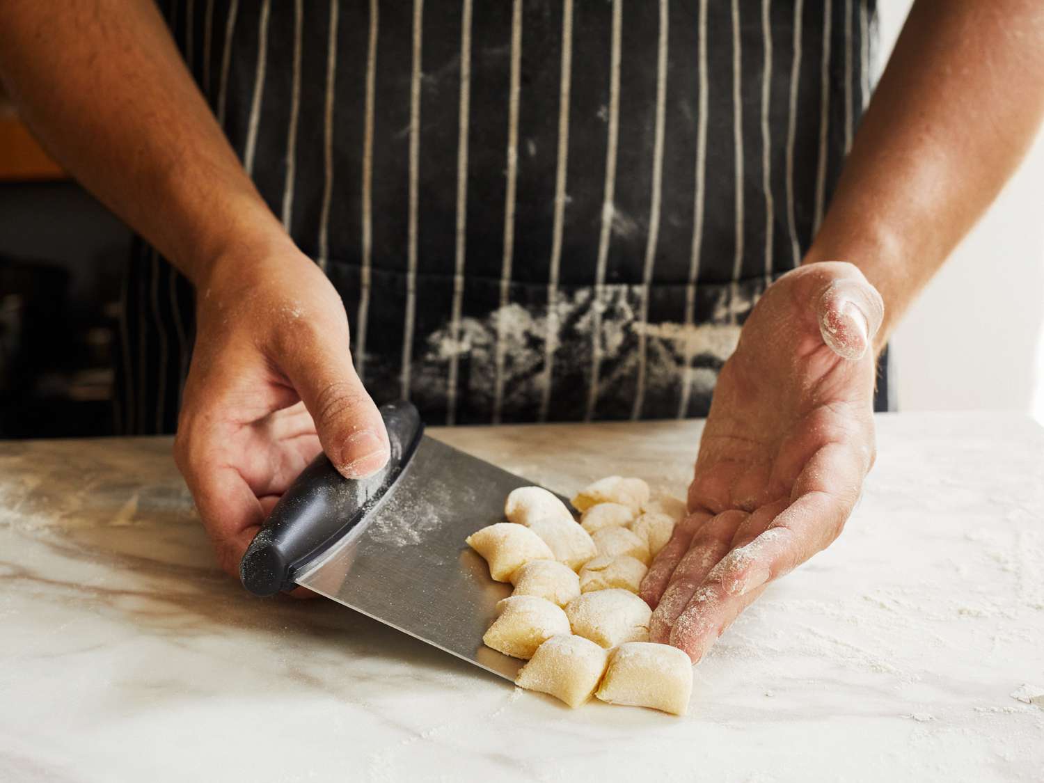 Dough Scraper Buying Guide: How to Choose the Perfect Tool for Your Kitchen
