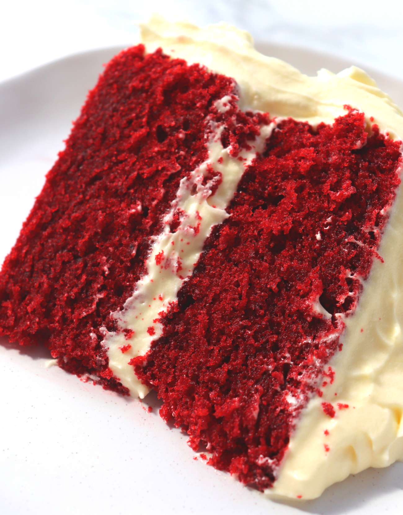 How to Make the Perfect Red Velvet Cake: Moist, Tangy, and Delicious