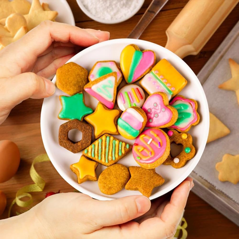 Mini Cookie Cutters Collection – Ideal for Biscuit, Fruit, and Clay Crafting