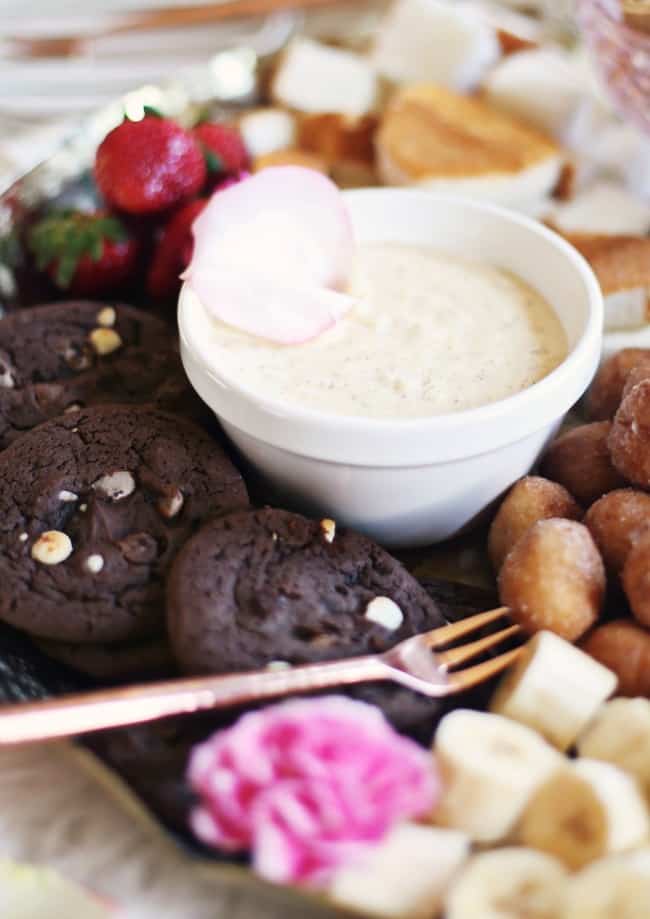 Cheesecake Fondue Recipe: Creamy and Delicious Dessert for Any Occasion