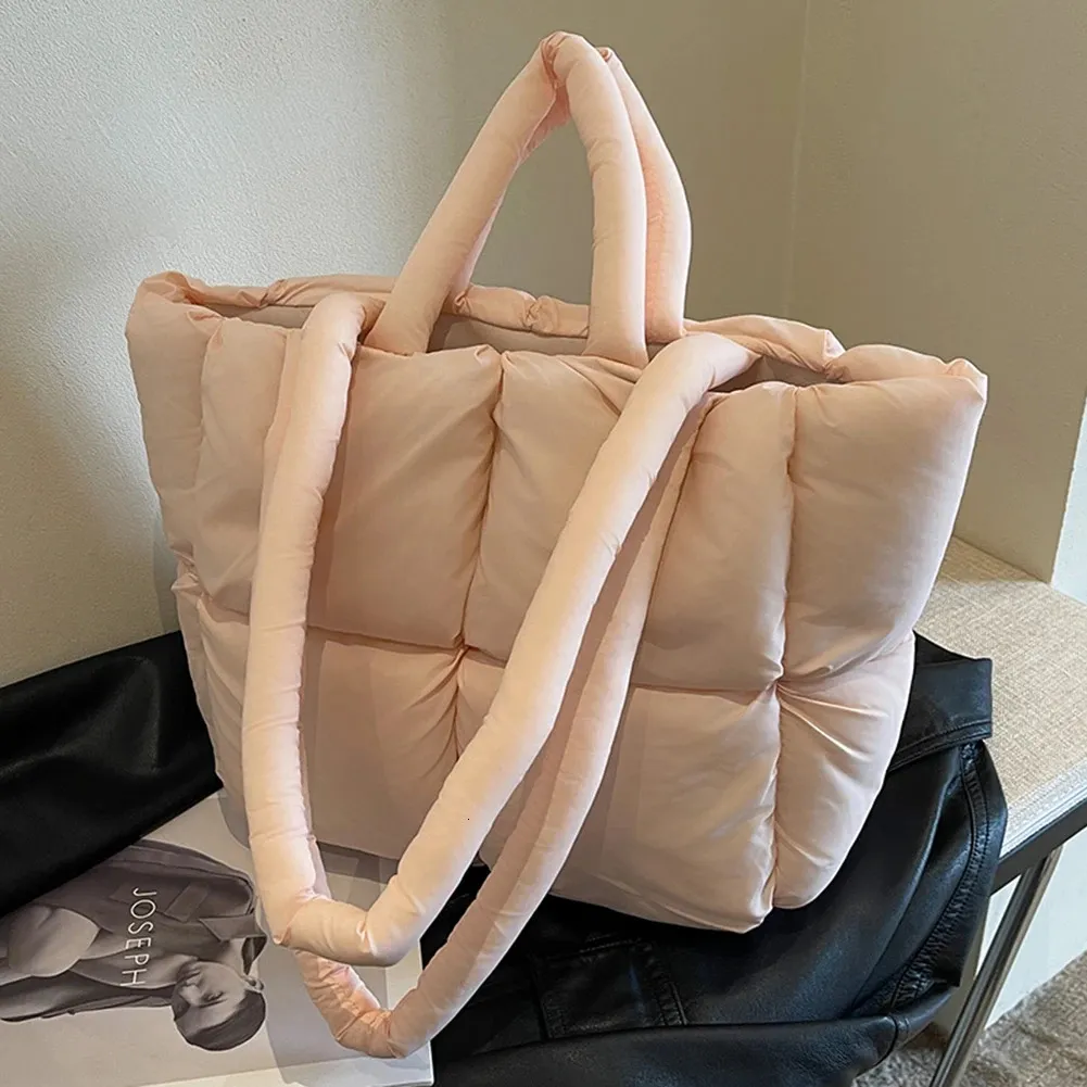 Best Puffer Tote Bags for 2024: Stylish, Spacious, and Versatile Options