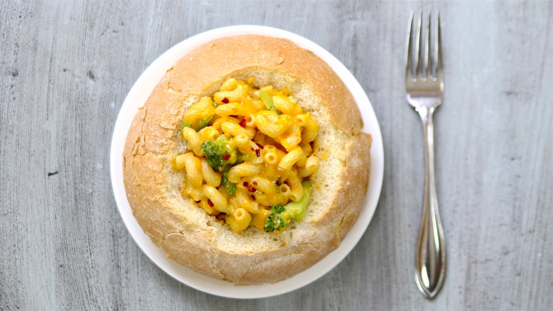 Ultimate Comfort Food: Mac and Cheese in a Bread Bowl