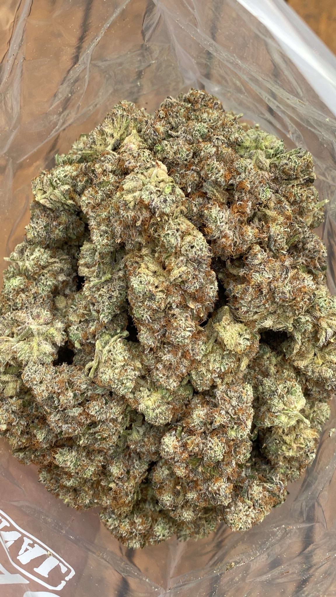 Fruit Cake Strain Review: Sweet, Citrusy Flavor and Energizing Effects for Every Session