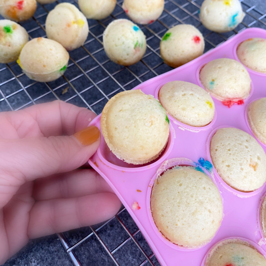 How to Use a Cake Pop Baking Mold for Perfect Party Treats