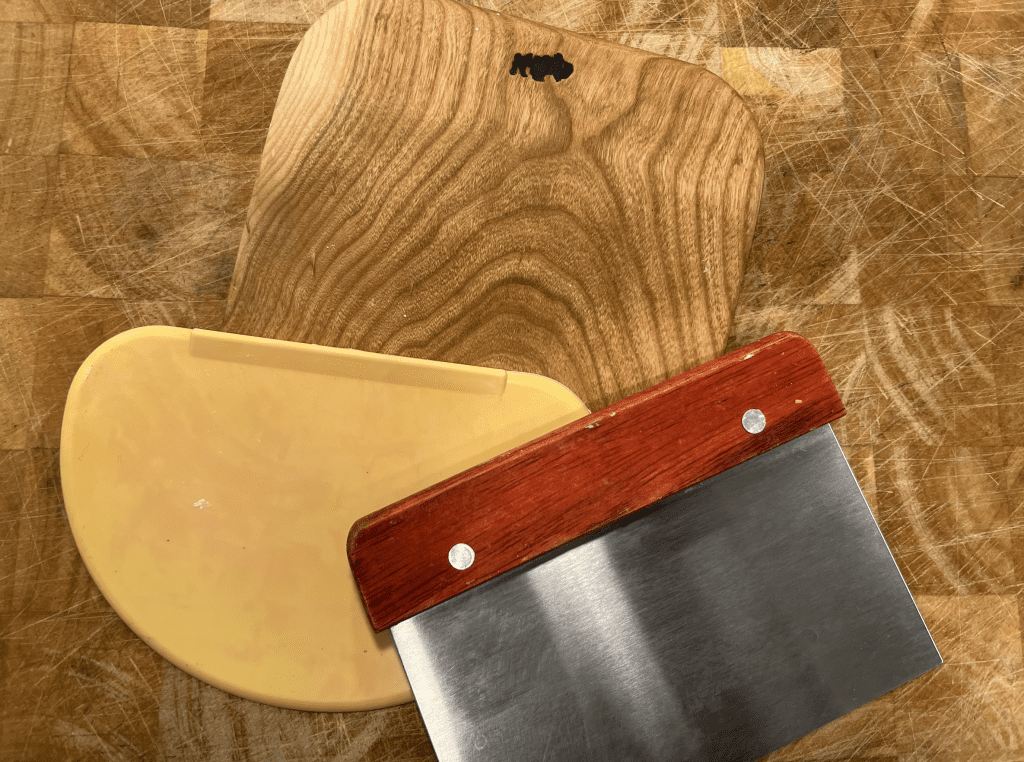 Dough Scraper Plastic vs Metal: Which One Is Right for You?