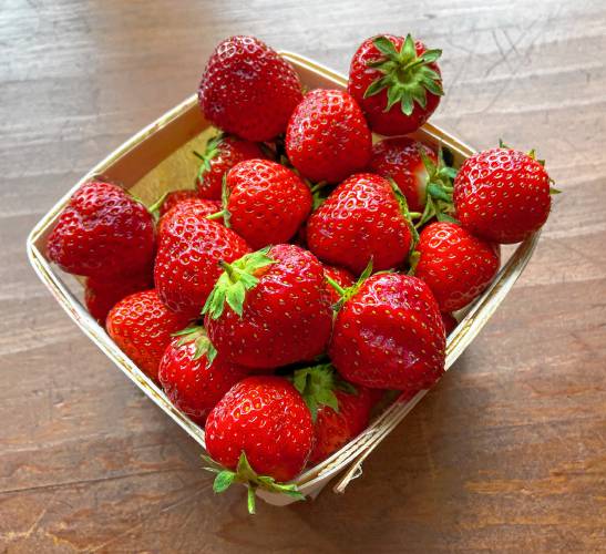 Best Ways to Use Strawberry Food Coloring in Your Kitchen