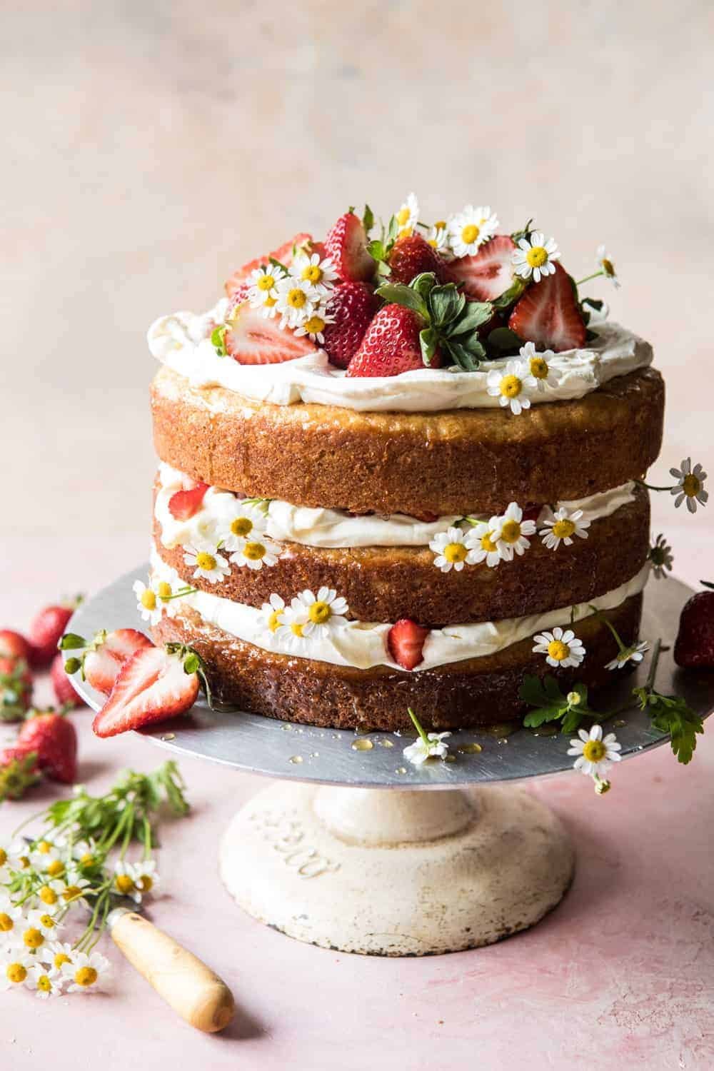 Baking a Naked Fruit Cake? Tips and Tricks for Success