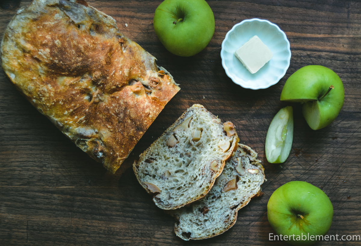 Roast apple covered in bread: This sweet treat is perfect for any time of the day.