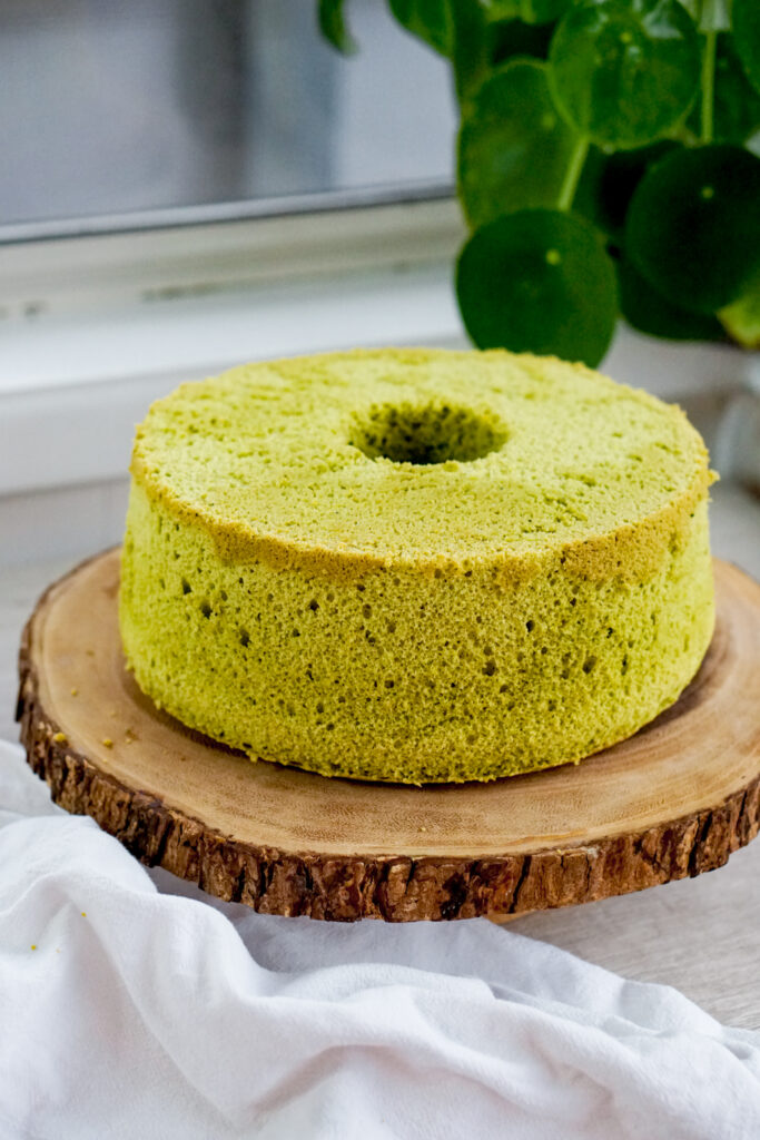 How to Make a Delicious Matcha Sponge Cake Recipe (The Ultimate Guide for Baking a Perfect Tea Time Treat)