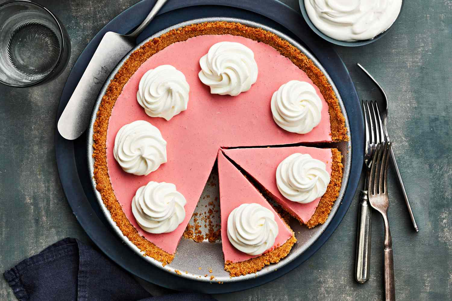 Cranberry Chiffon Pie Step-by-Step, a Delicious Dessert Thats Sure to Impress Your Guests.