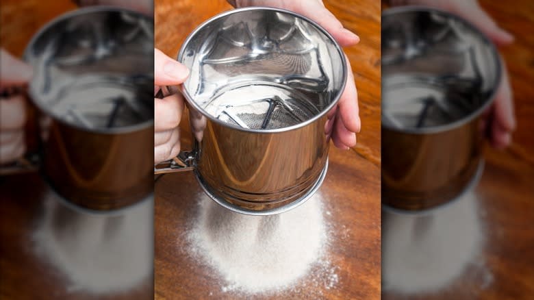 How to clean a flour sifter effectively? Follow these easy instructions now!