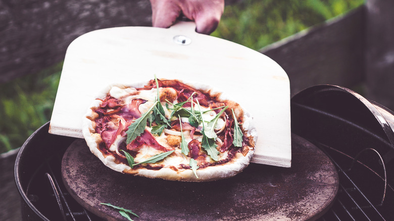 All About Pizza Spatulas: What to Consider Before You Buy One