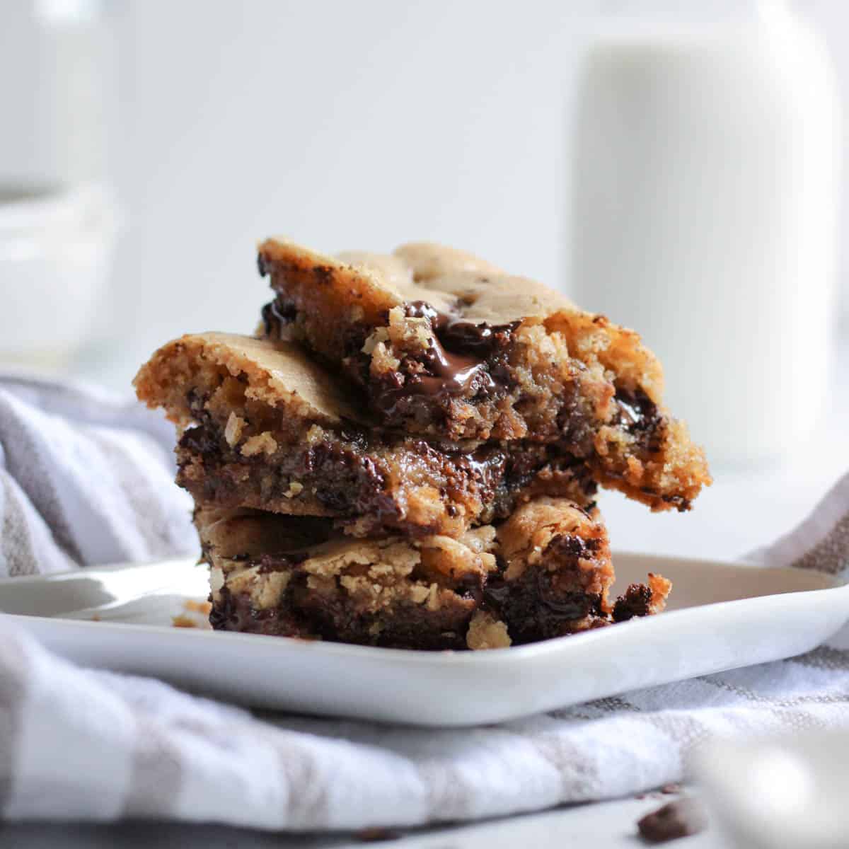 What Dessert Goes With Chili? Find Your New Favorite Pairing Today!