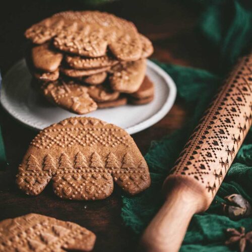 Best Gingerbread Mold for the Holidays: Make Your Cookies Look Amazing.