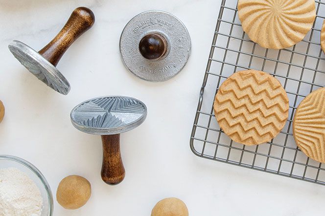Impression Cookie Cutters: How to Use Them for Baking?