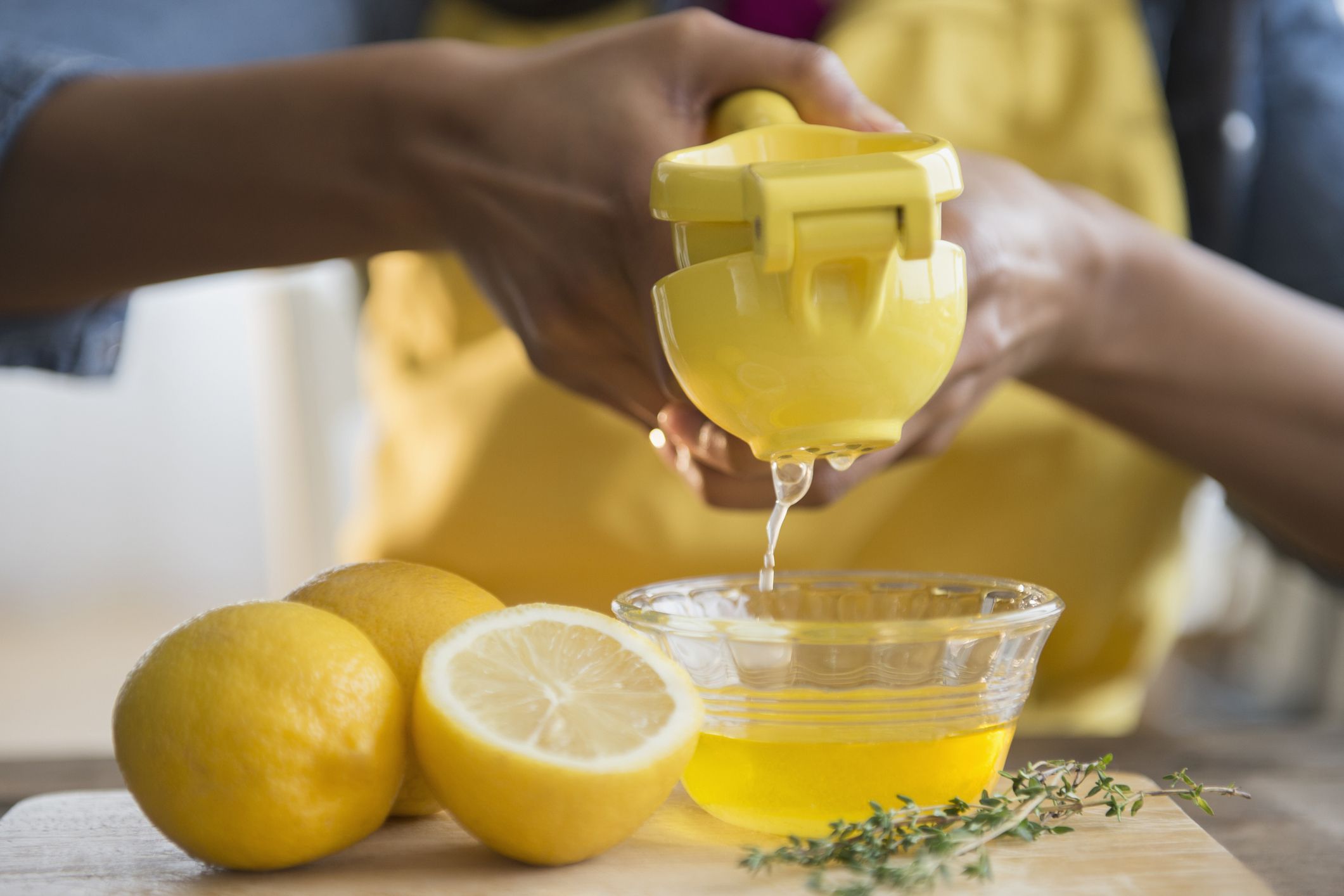 Powdered lemon juice for baking: is it a good substitute?