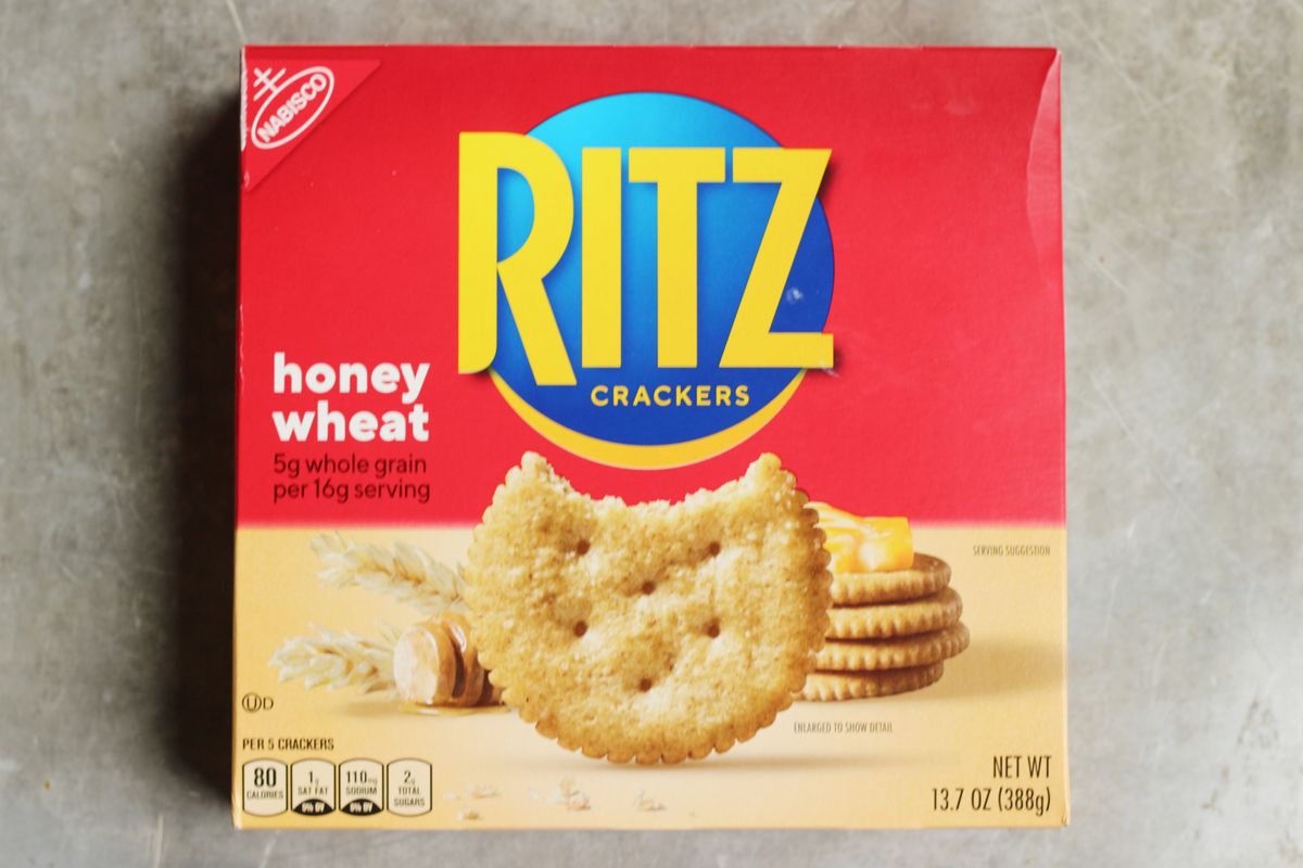 Whole Wheat Ritz Crackers vs. Regular: Which One Is Better for Your Health and Weight Loss Goals?