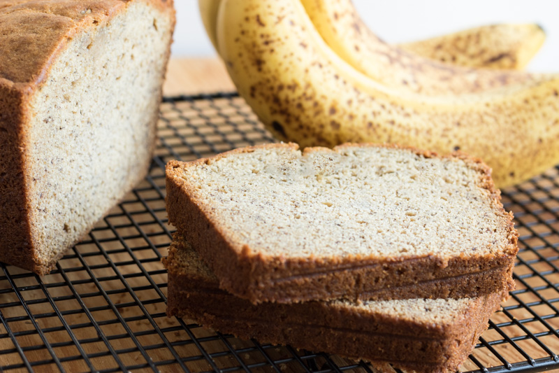 The best banana bread with yeast: how to get a perfect texture every time!