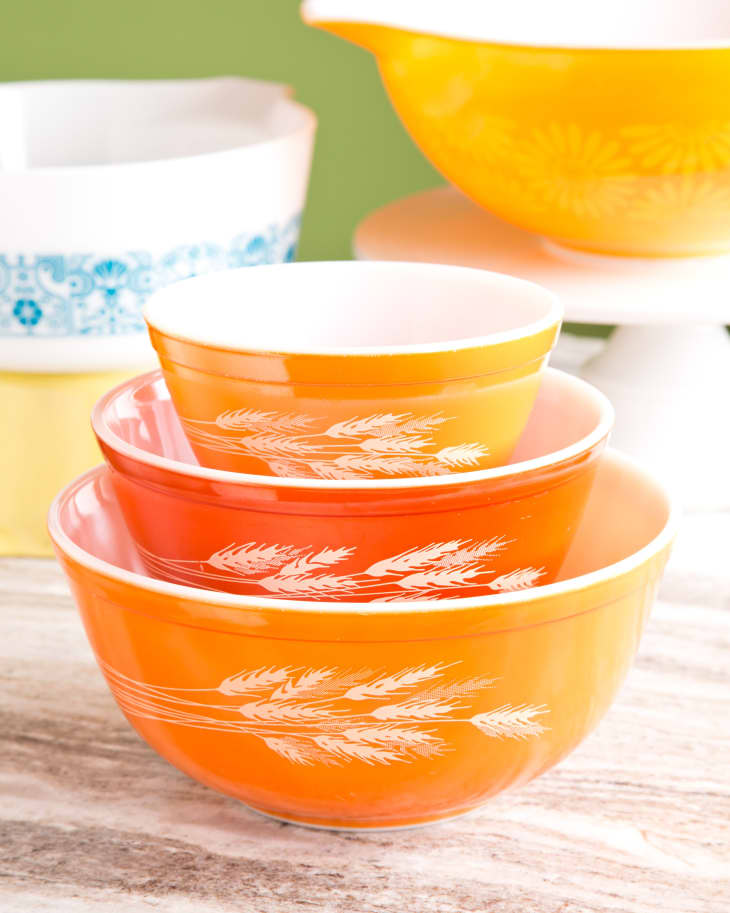 Pyrex Ovenware Bowls Review: What Makes Them So Popular These Days?