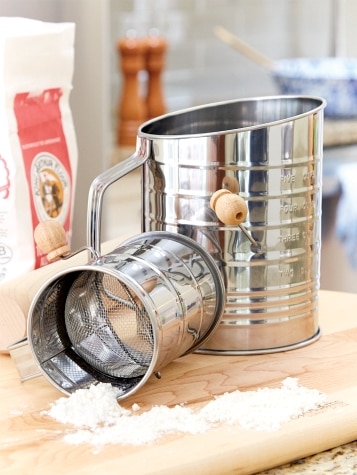Best 5 Cup Flour Sifter: Where to Buy and What to Look For