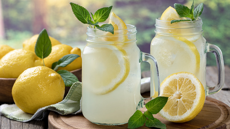 Bottled Lemon Juice vs Fresh Equivalent: When to Use Which for Best Results
