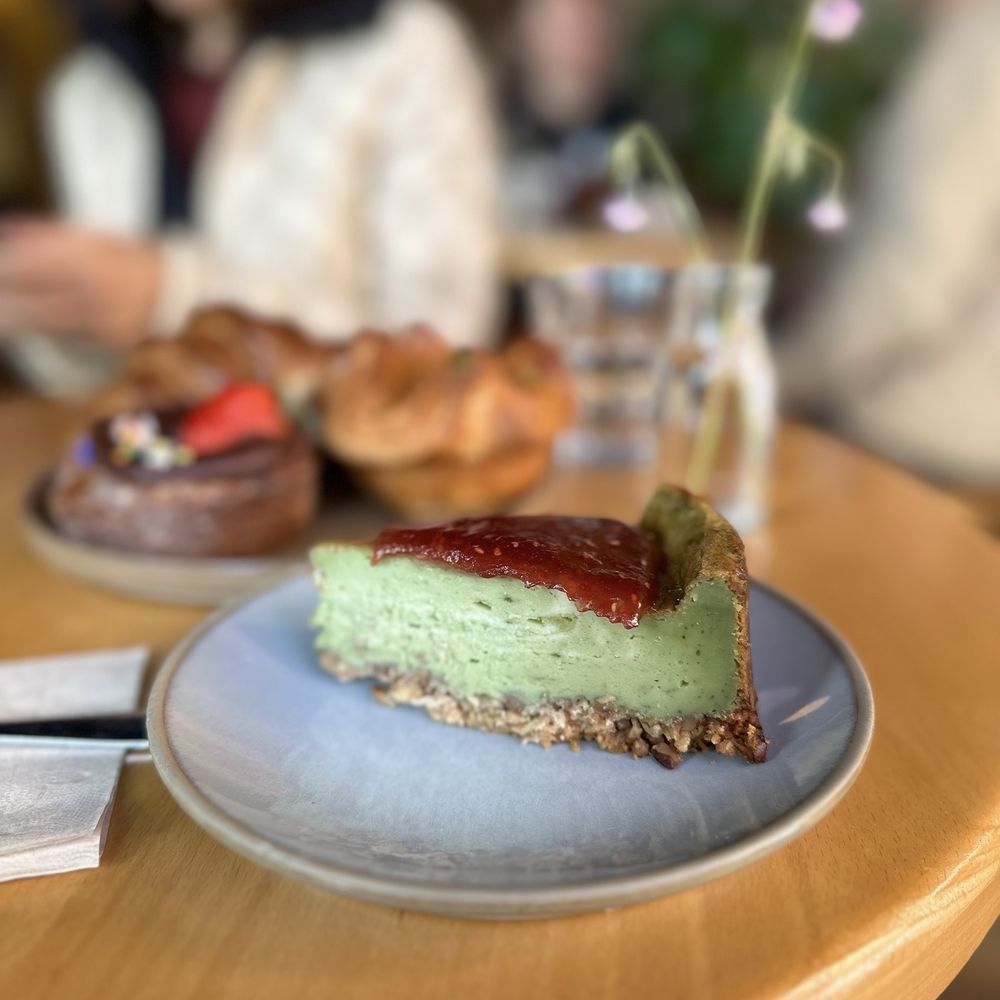 Craving Matcha Cake? Get Convenient Delivery From Top Local Bakeries!