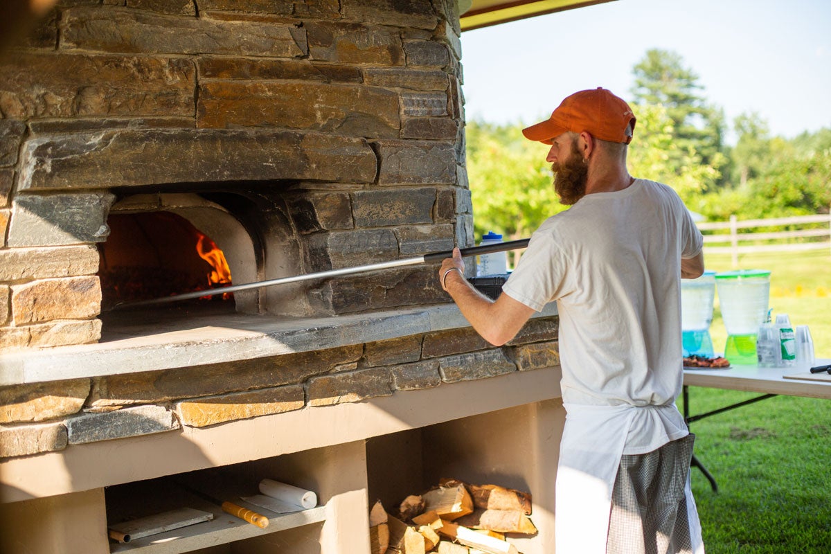 Easy Bread Baking Outdoors: Choosing Your Ideal Bread Oven Outdoor.