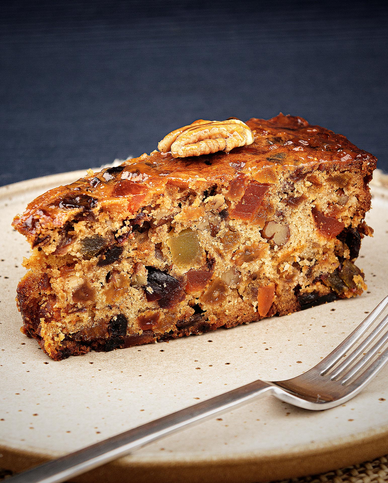 Alcoholic Fruit Cake: How to Make It & What Booze to Use?