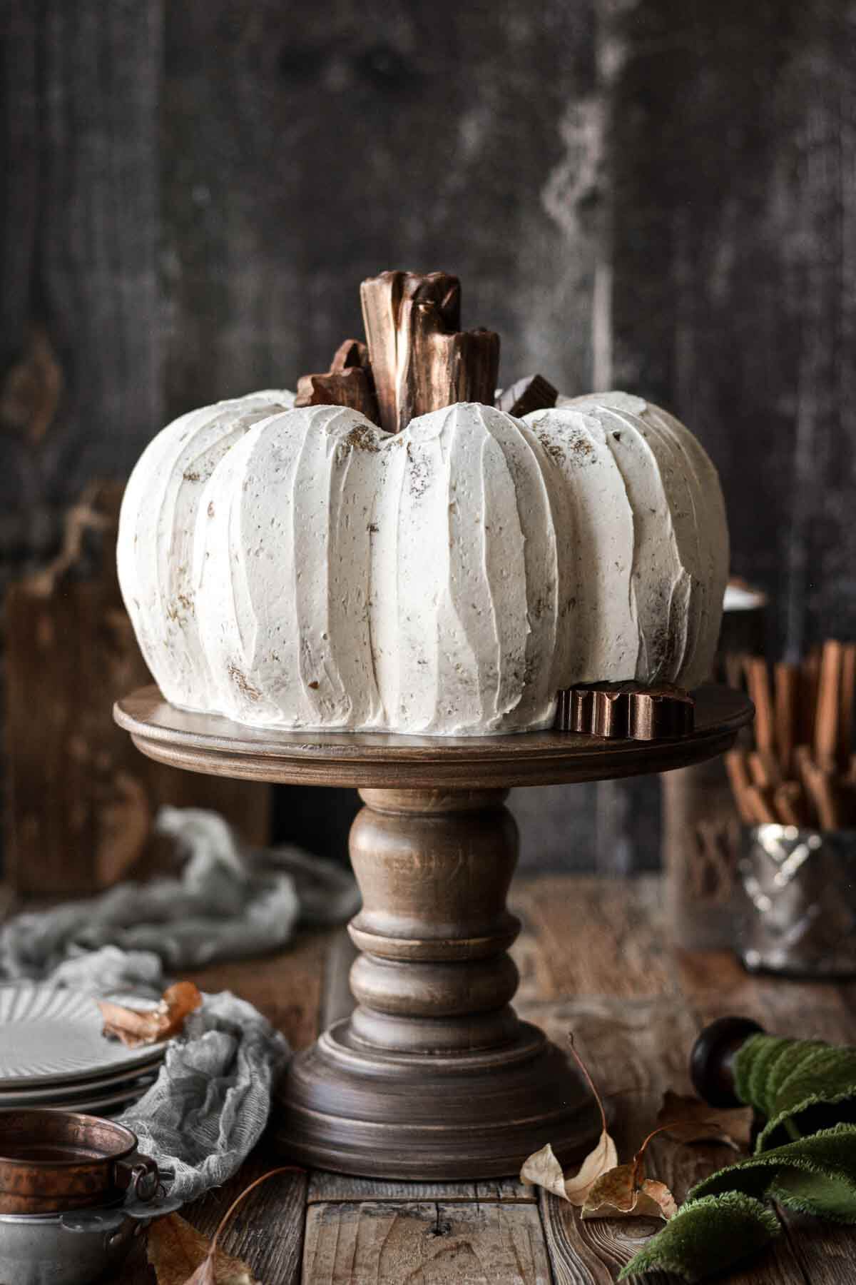 Baking with a Pumpkin Cake Mold, make delicious!