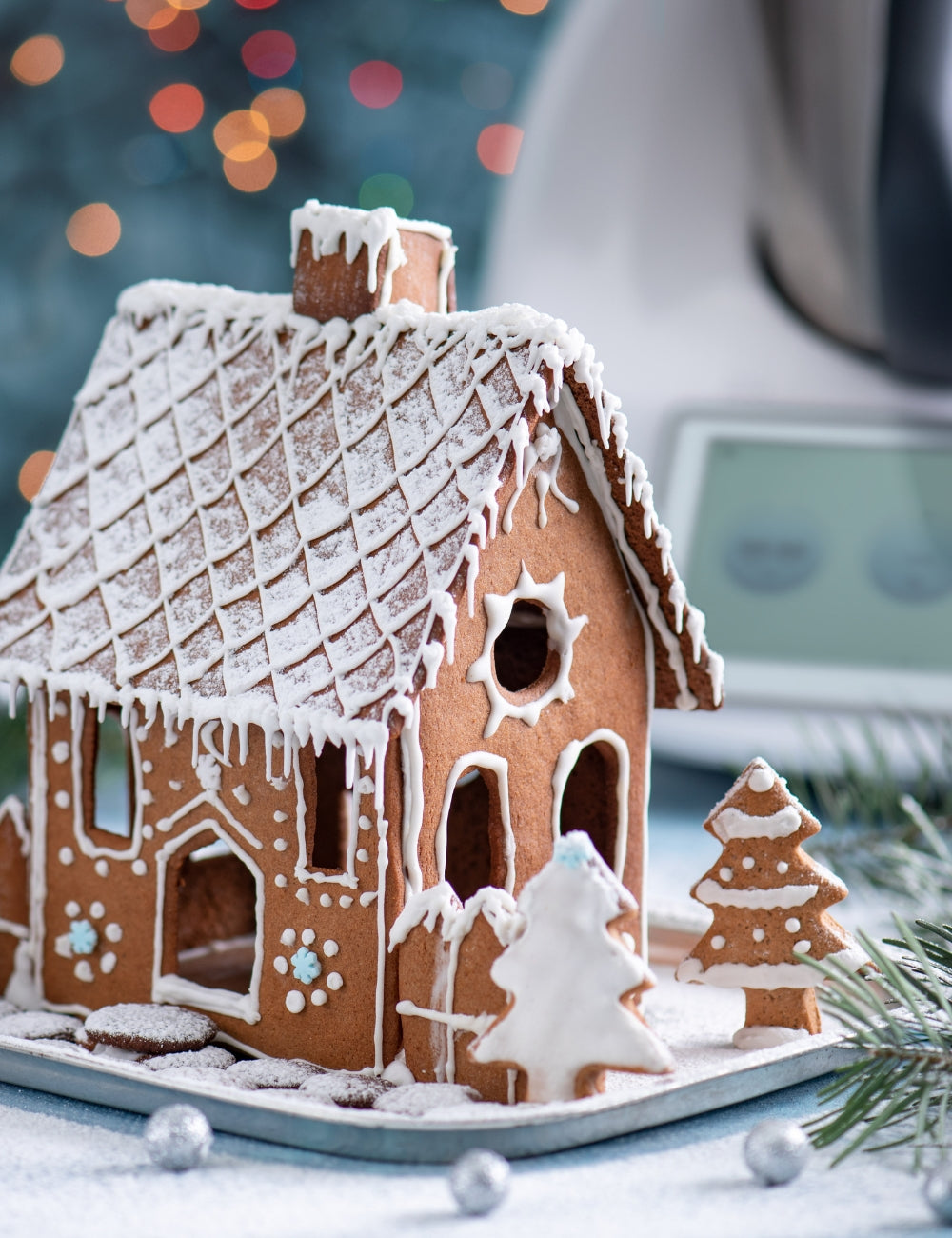 Gingerbread House Baking Mold: Create the Perfect Holiday Treat Easily!