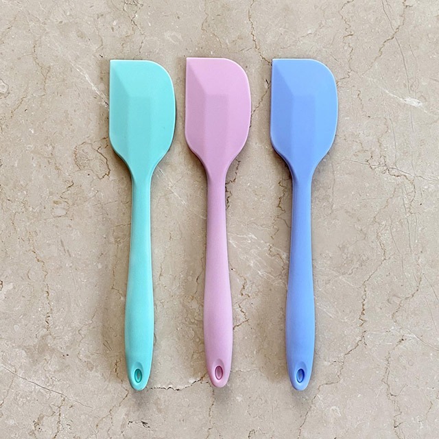 Define Rubber Spatula: Kitchen Tool Explained Easily!