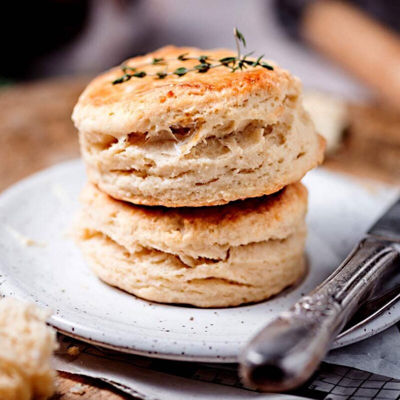 Homemade Biscuits Easy Recipe (No Baking Powder Required)