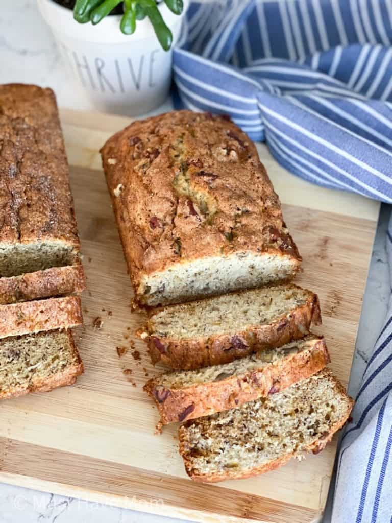 Make Perfect Banana Bread with the Betty Crocker Cookbook: A Family Favorite!