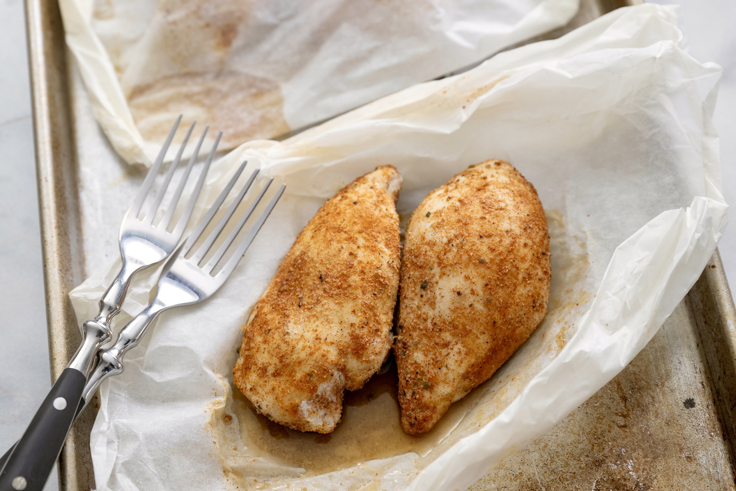 Baking Chicken Breast in Parchment Paper: Quick, Healthy, and Delicious!