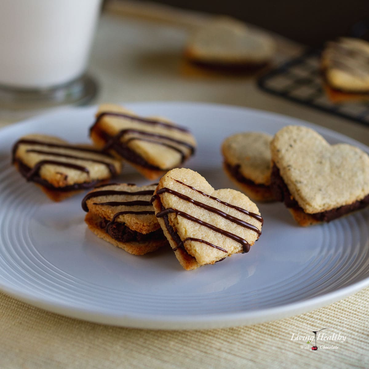 Vanilla and Chocolate Sandwich Cookies: Baking Tips & Serving Ideas