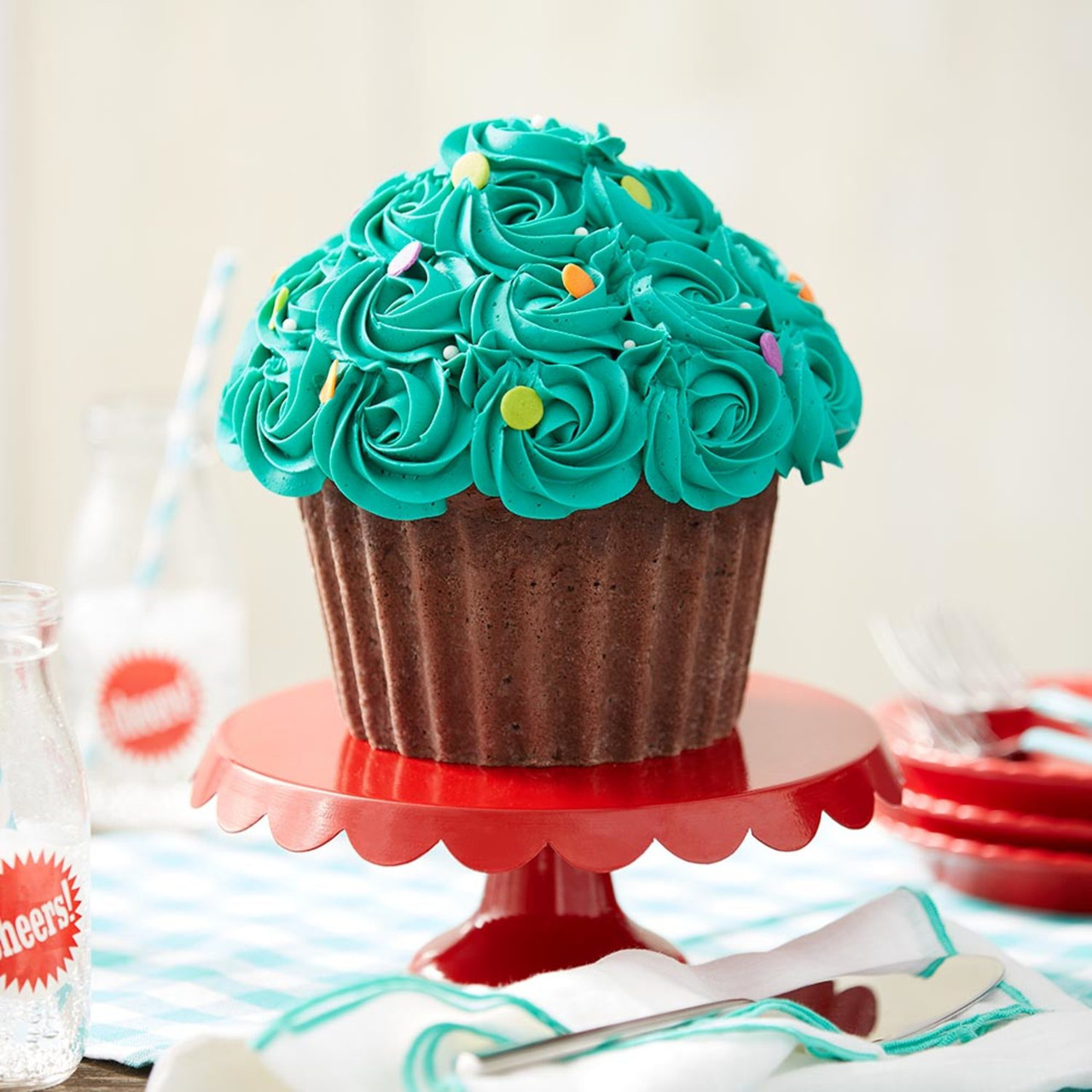 How to Use Big Cupcake Mold: A Beginners Guide