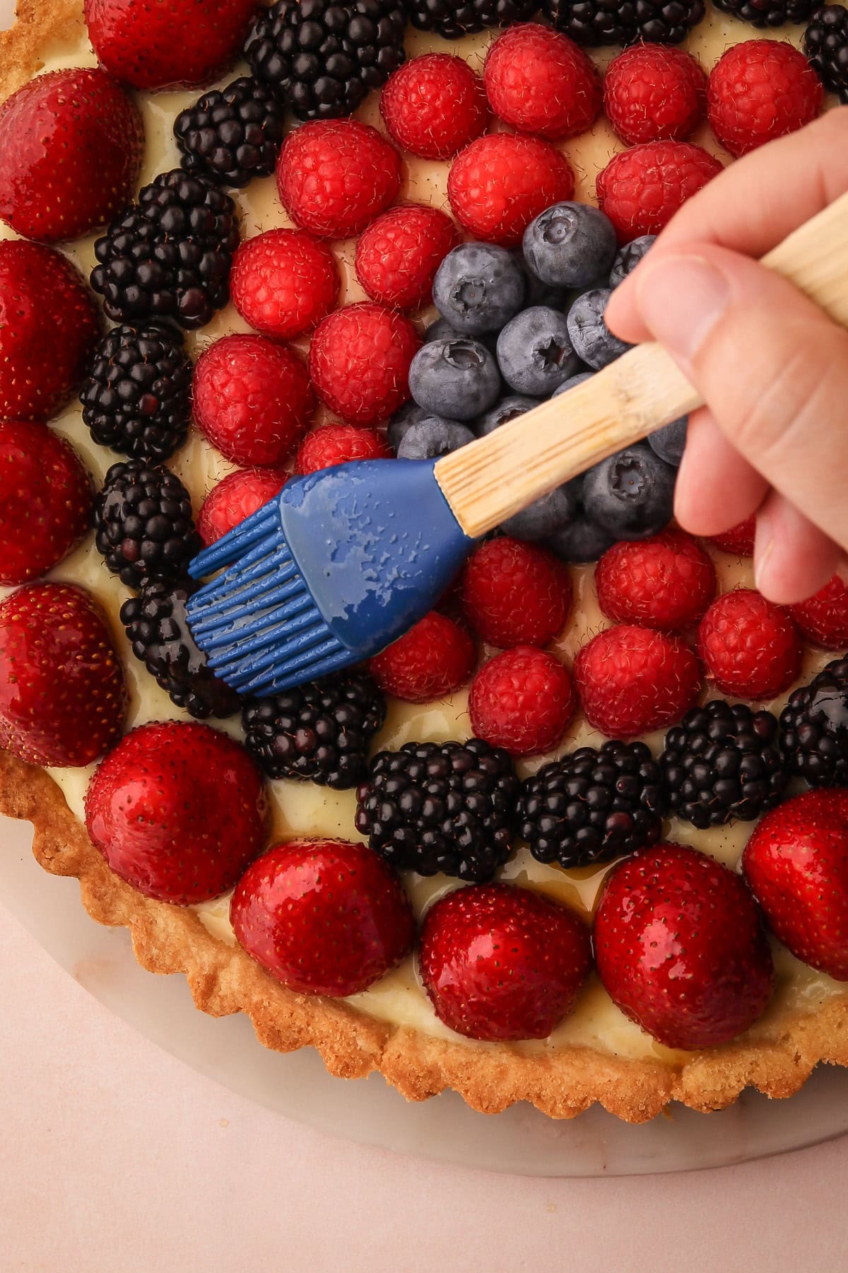 How to glaze a fruit cake (Simple steps for a perfect shiny finish)