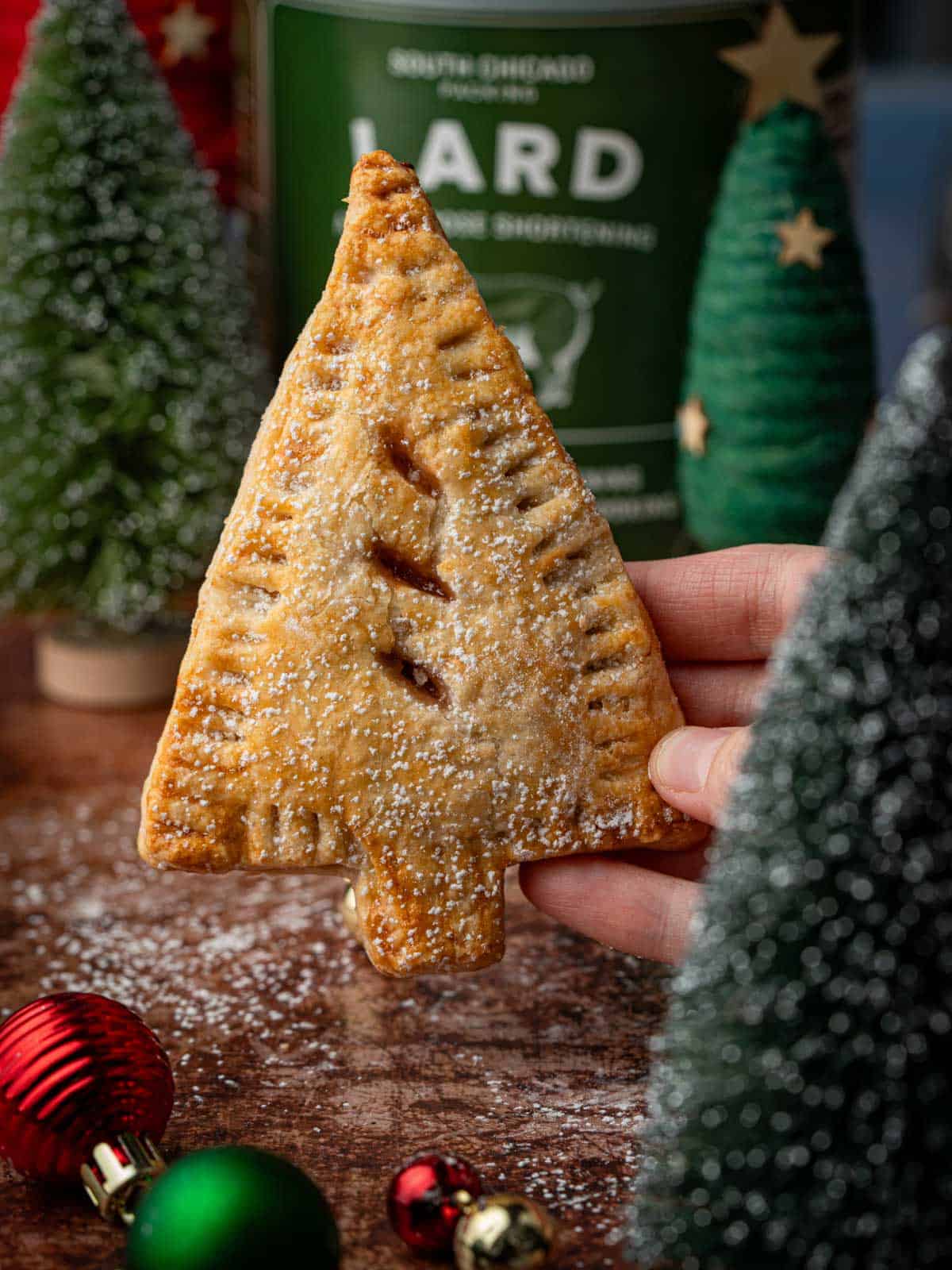 This is the best pie crust using lard for beginners, incredibly easy and so delicious.