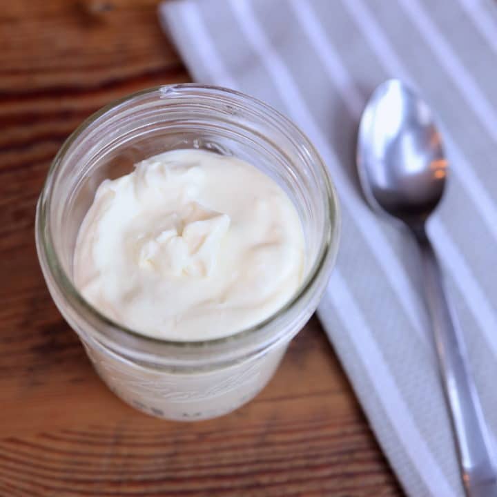 How to make cultured cream dessert? Follow these easy steps for a perfect result.