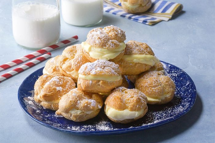 Whats the best way to thaw frozen mini cream puffs? Follow these easy steps for perfect texture.