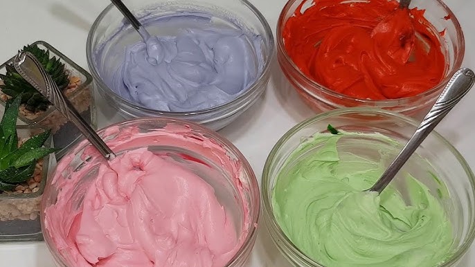 How can you easily change the whipping cream color using food dyes for amazing desserts?