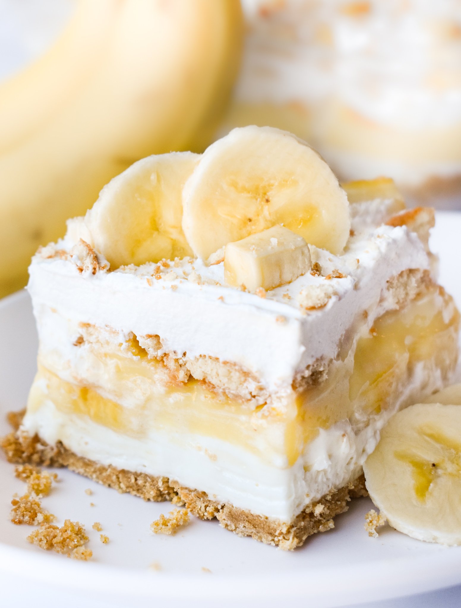 Easy graham cracker crust banana pudding for your family, a crowd-pleasing dessert for sure!