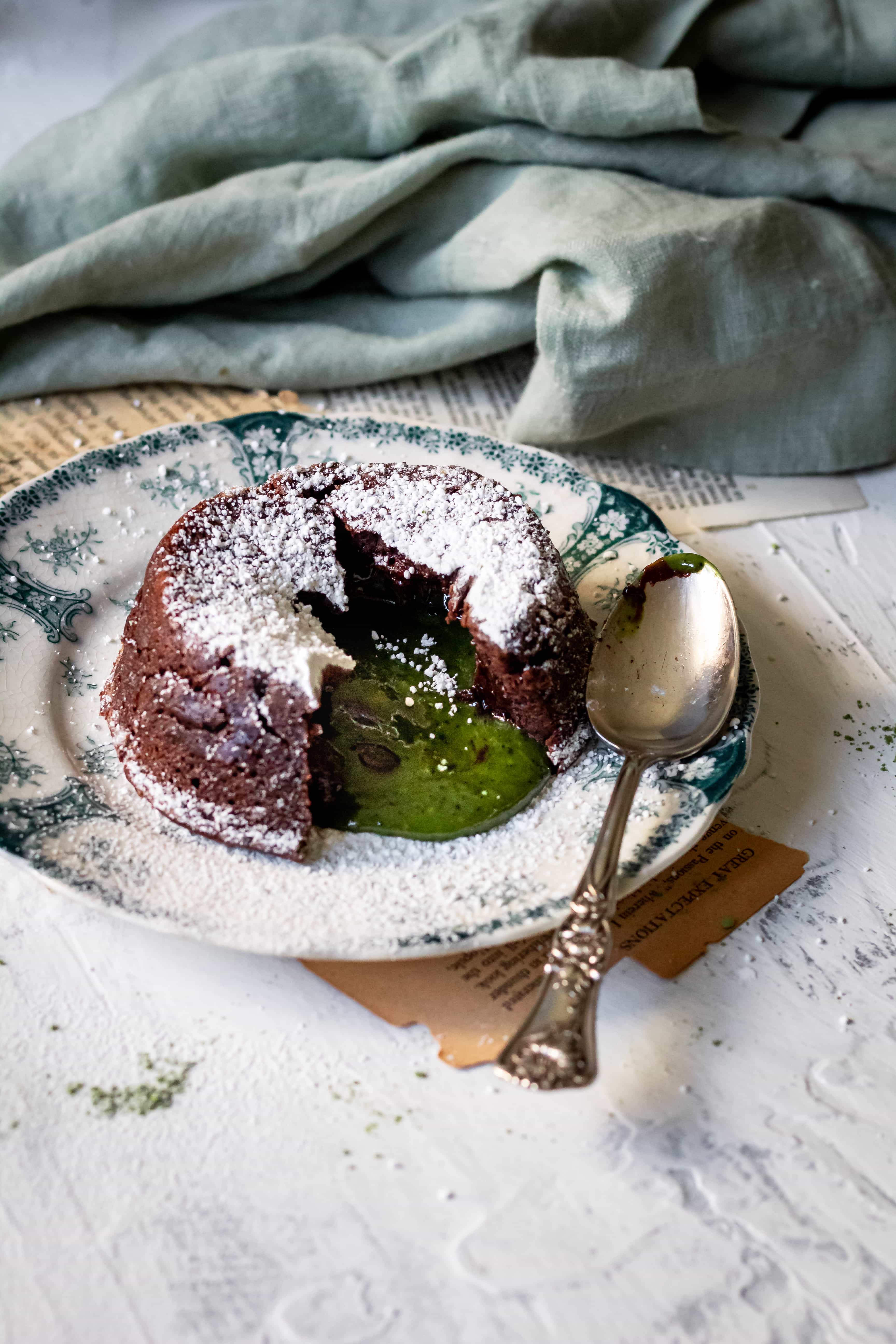 How to make matcha chocolate lava cake? Follow this easy step by step guide!