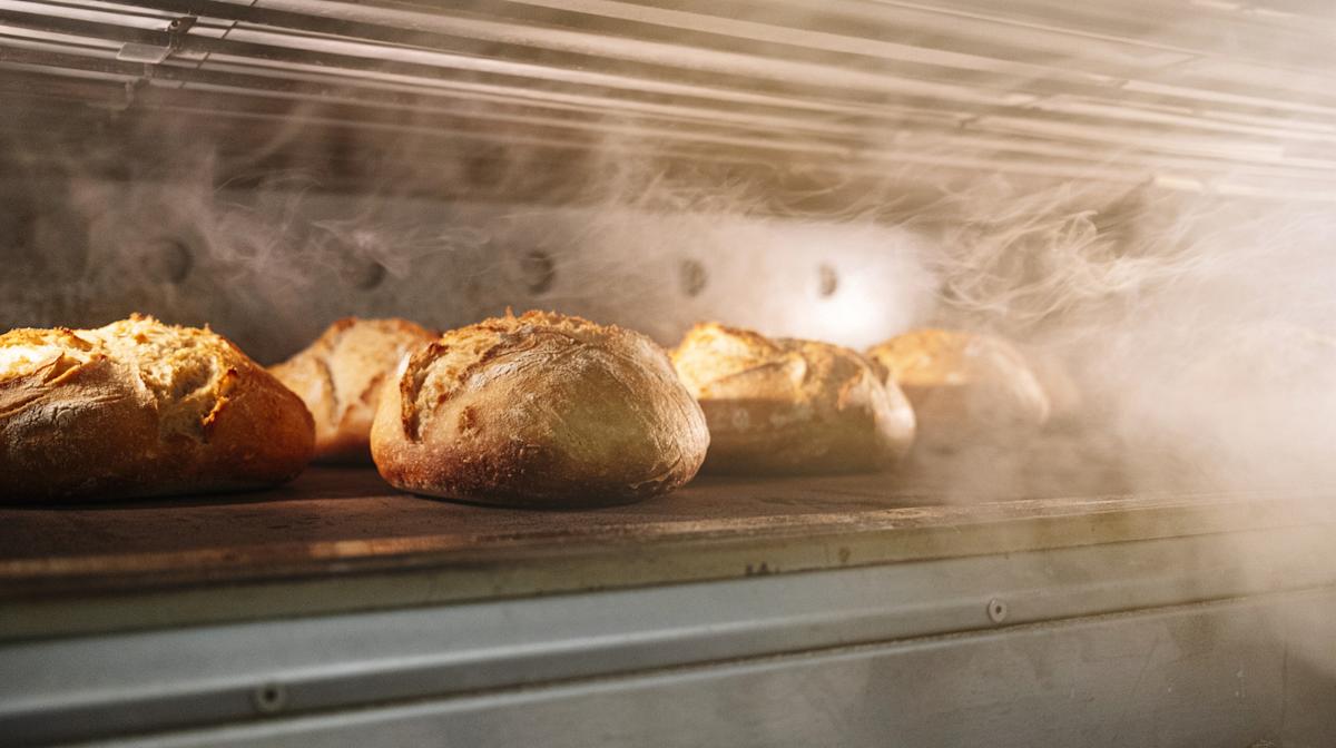Need tips for baking bread in convection oven? Avoid common mistakes with these pro baker secrets today.